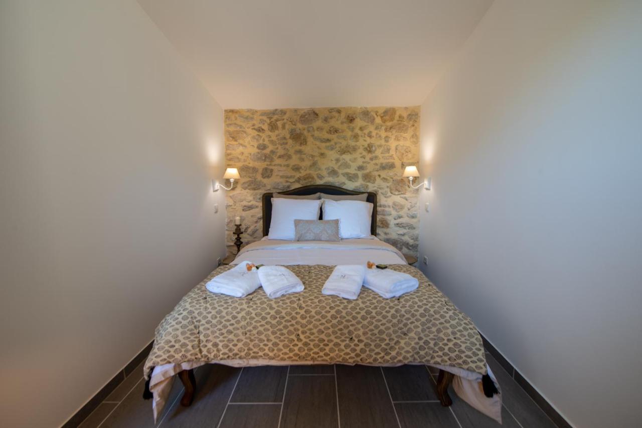 La Maison De Livia, Gite, Chambres Et Table D'Hotes, Entre Uzes Et Nimes Sauzet  Kültér fotó