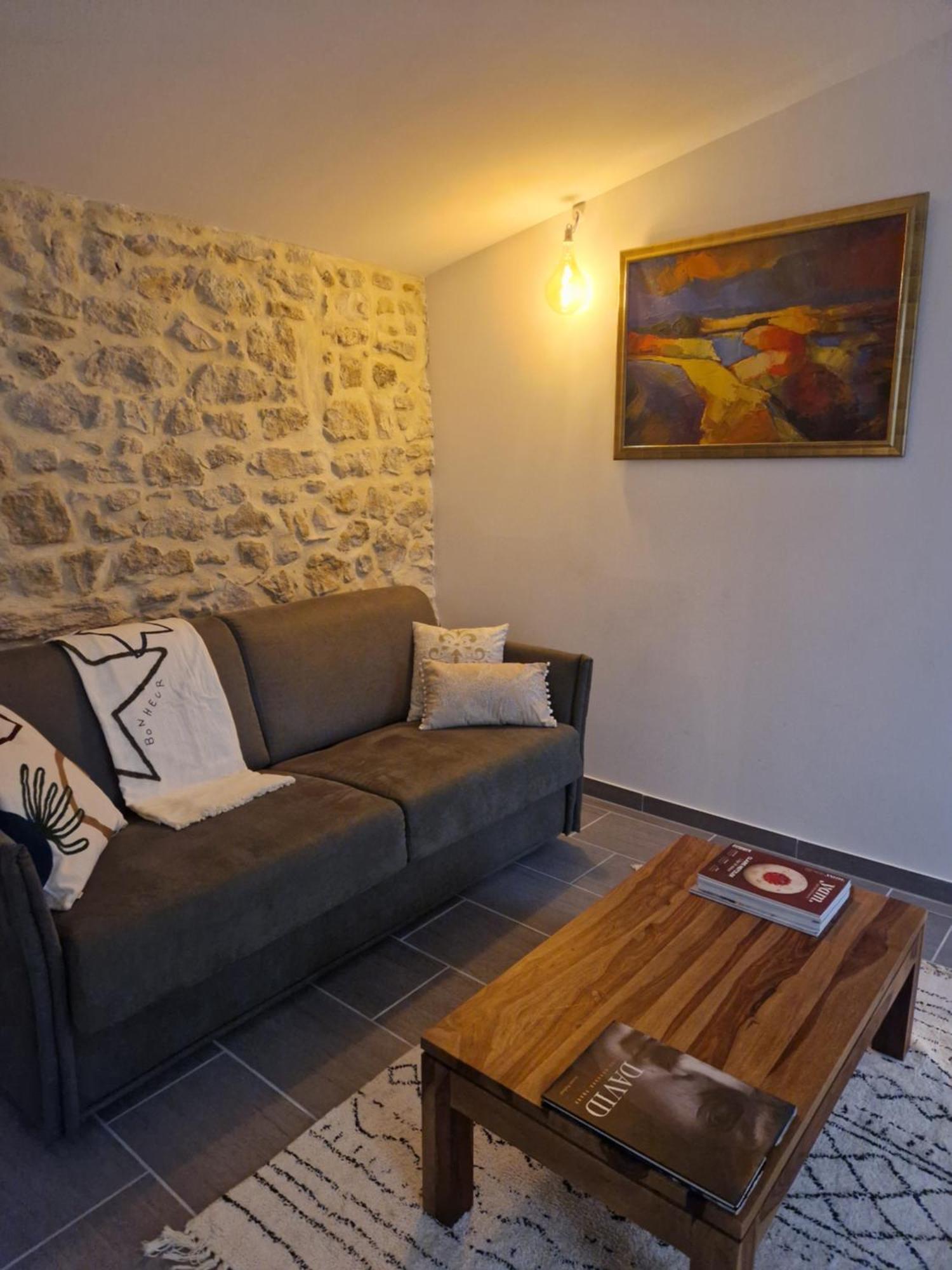 La Maison De Livia, Gite, Chambres Et Table D'Hotes, Entre Uzes Et Nimes Sauzet  Kültér fotó