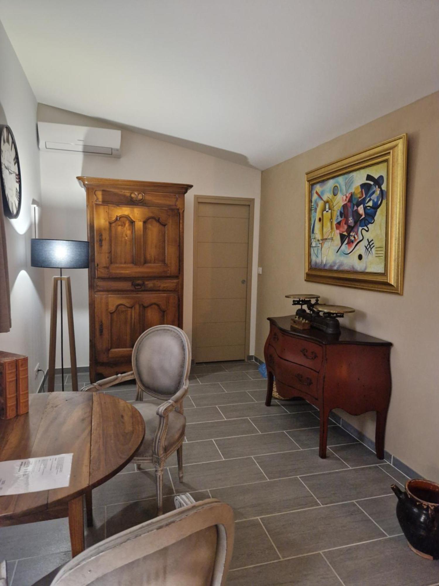 La Maison De Livia, Gite, Chambres Et Table D'Hotes, Entre Uzes Et Nimes Sauzet  Kültér fotó
